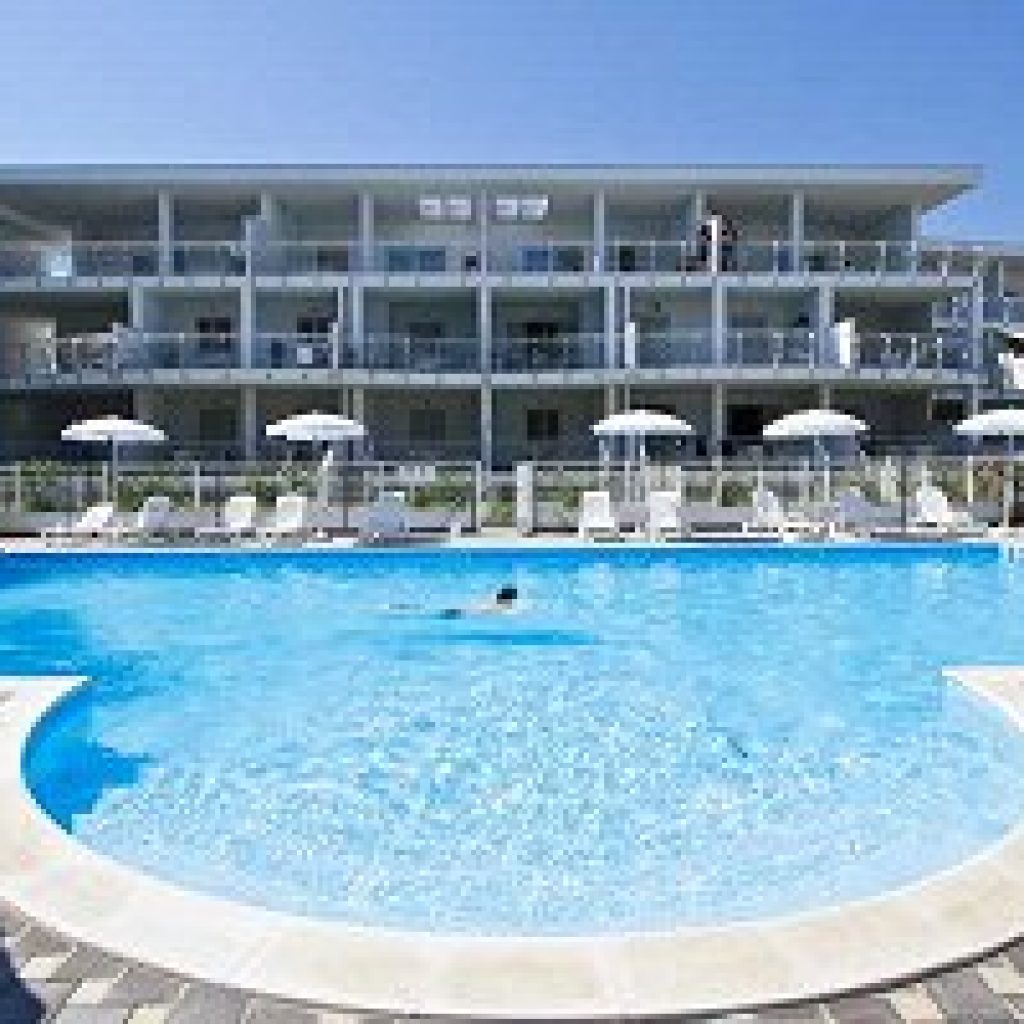 HOLIDAY RENDEZ VOUS