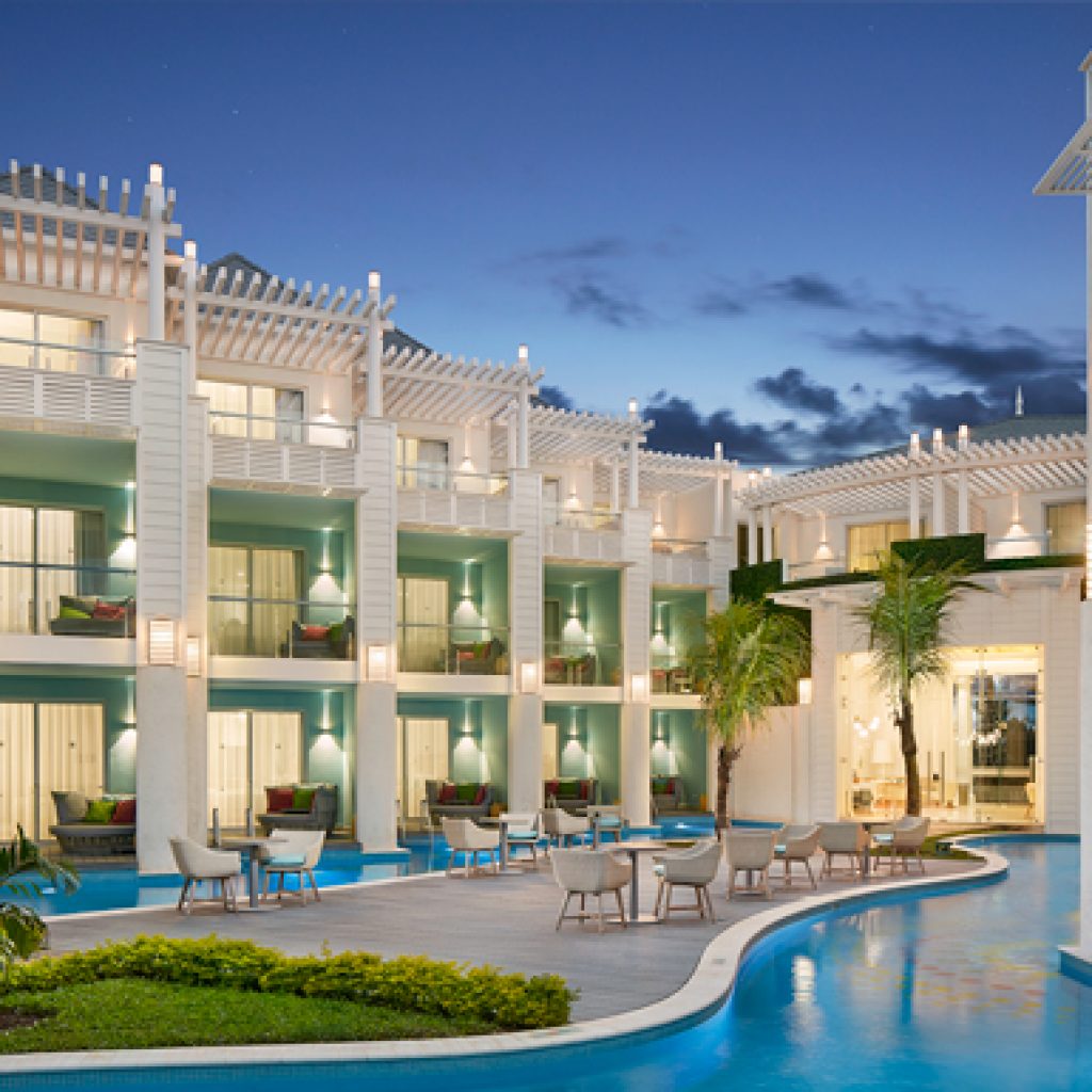 AZUL BEACH RESORT