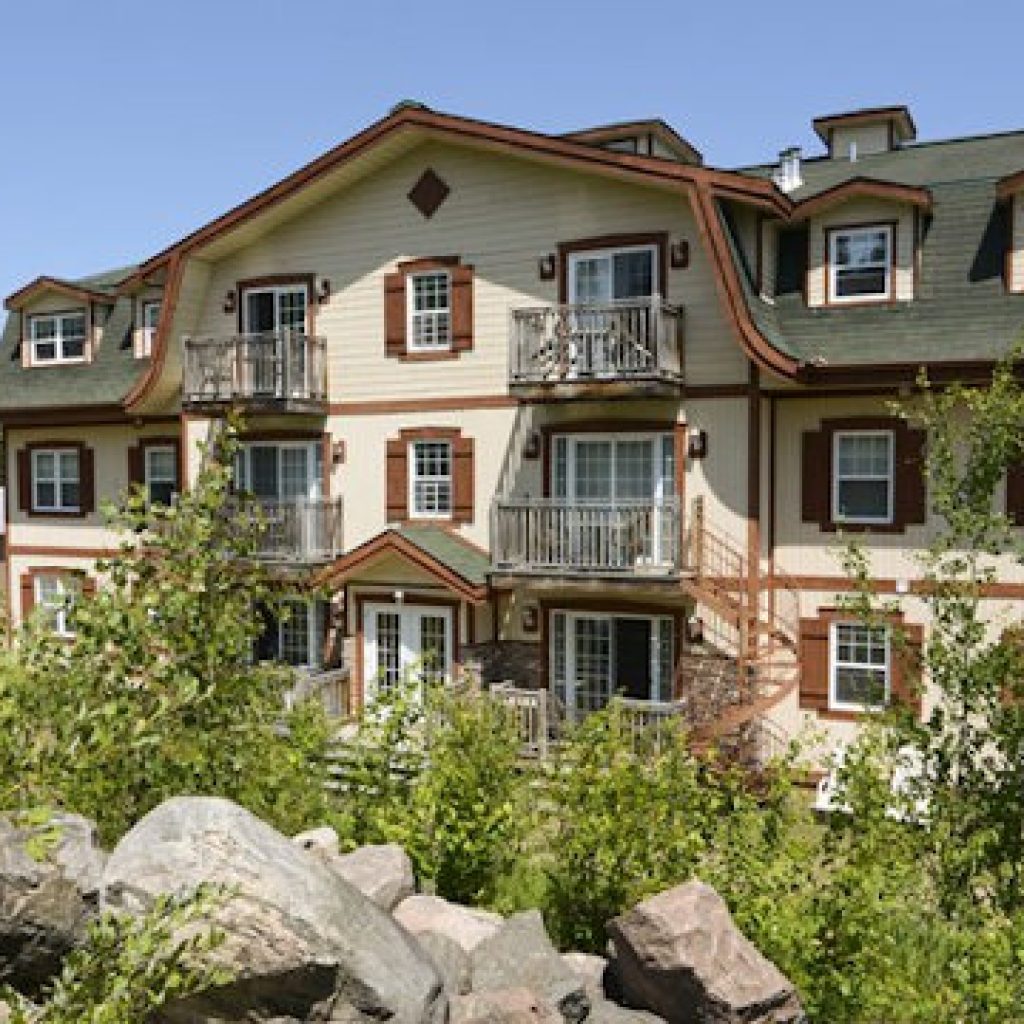 Privilege Mont-Tremblant–Voliere
