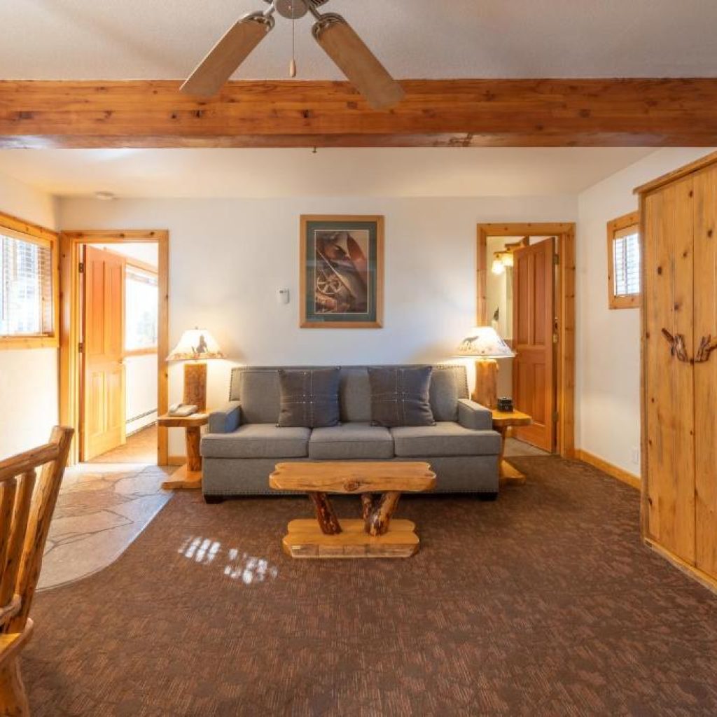 Red Wolf Lakeside Lodge